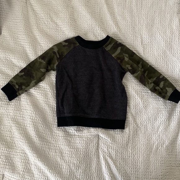 Old navy long sleeve shirt - Picture 2 of 2